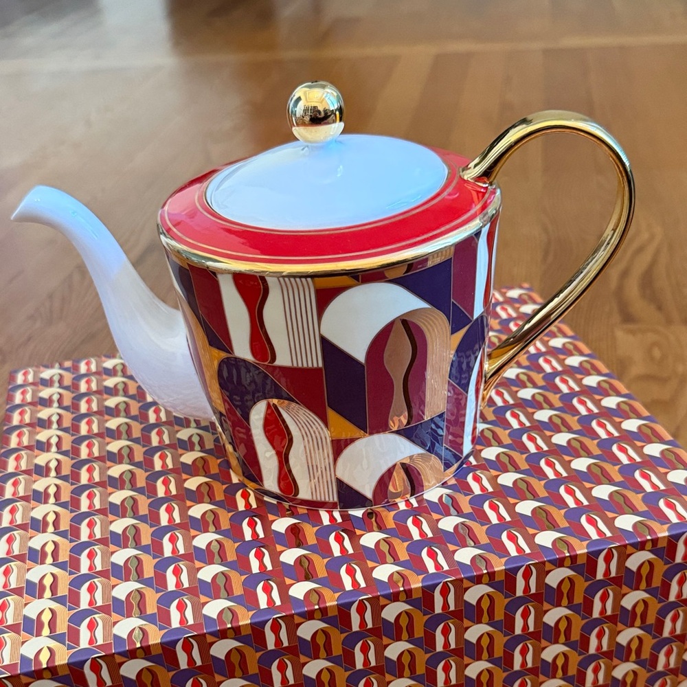 Christian Louboutin Red and Gold Teapot - Picture 3 of 9